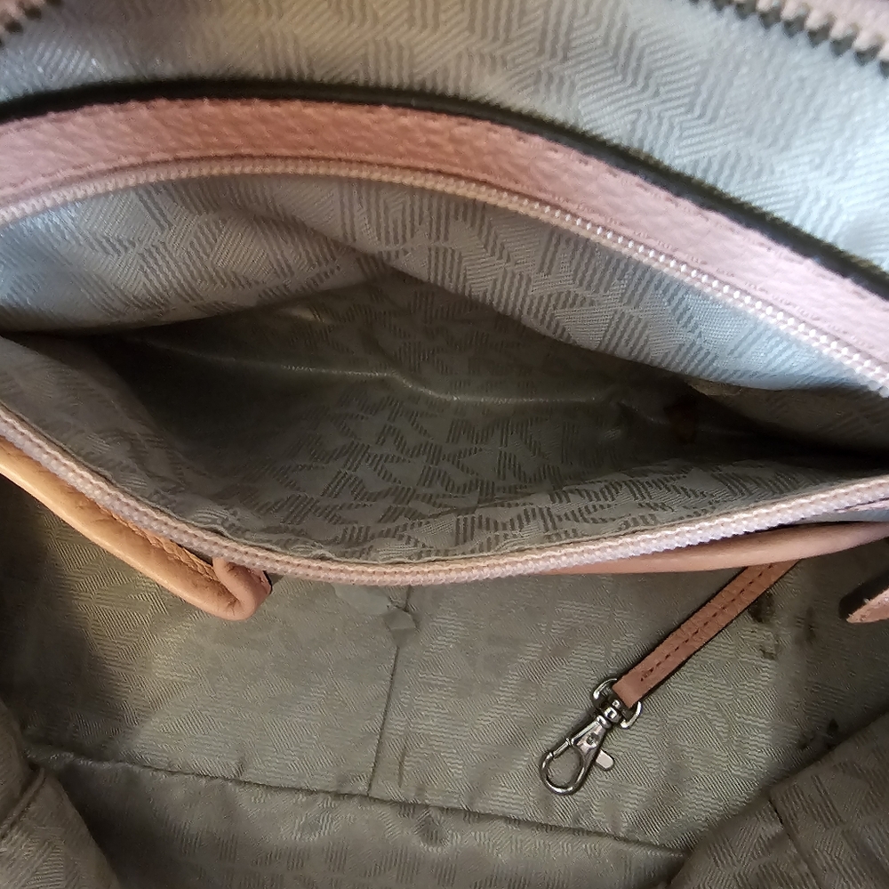 Michael Kors Shoulder Bag (Purse) - Picture 5 of 8